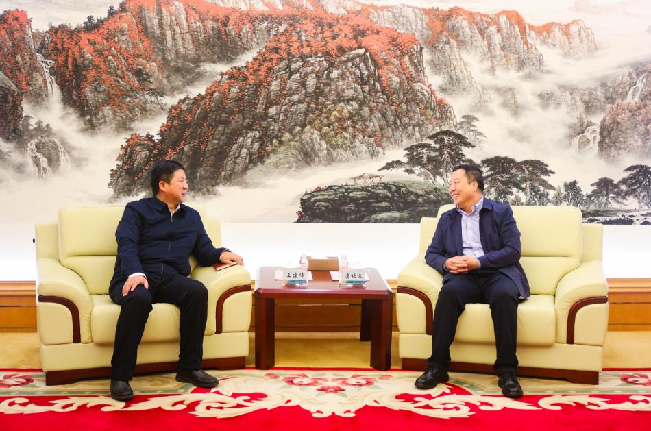 大唐甘肅公司黨委書記、董事長(zhǎng)王建偉與甘肅電投集團(tuán)黨委書記、董事長(zhǎng)蒲培文會(huì)談