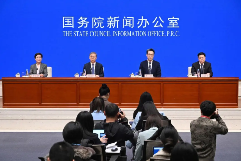 國(guó)家發(fā)改委：“沙戈荒”新能源基地加快建設(shè)，截至11月底，西北五省風(fēng)光裝機(jī)達(dá)到280GW左右