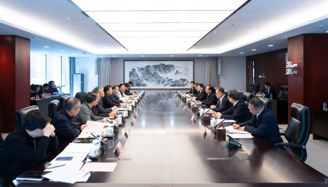 華電集團(tuán)董事長、黨組書記江毅與北京市政府黨組成員、副市長文獻(xiàn)舉行會談
